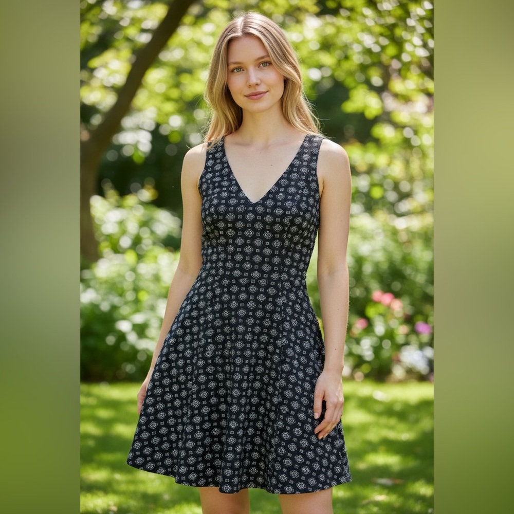 Abercrombie & Fitch Navy and White Geometric Midi Dress